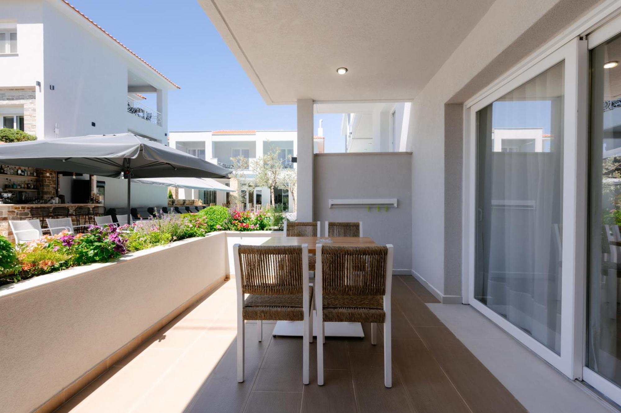 Metsikas Residence Limenas  Bagian luar foto